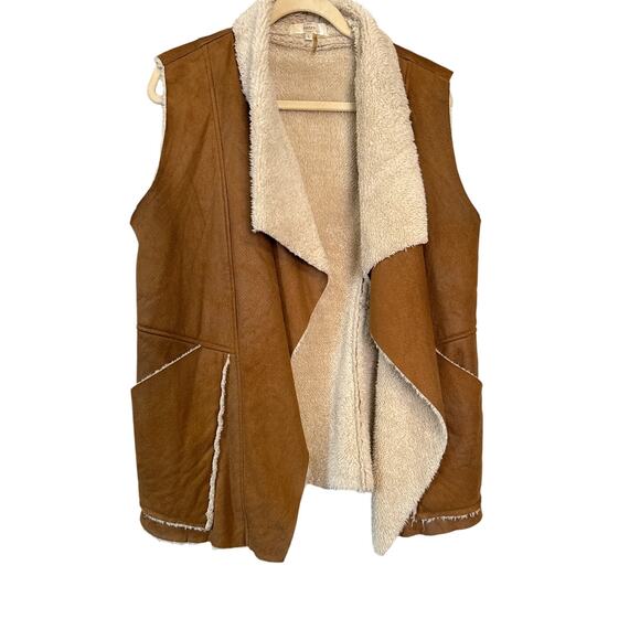 Entro Large Camel Faux suede Sherpa lined Vest - Picture 1 of 6